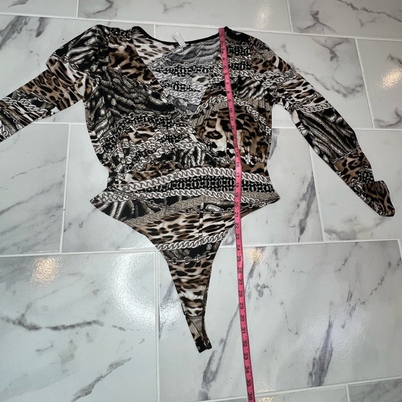 𝅺Fashion nova bodysuit top - Picture 12 of 13